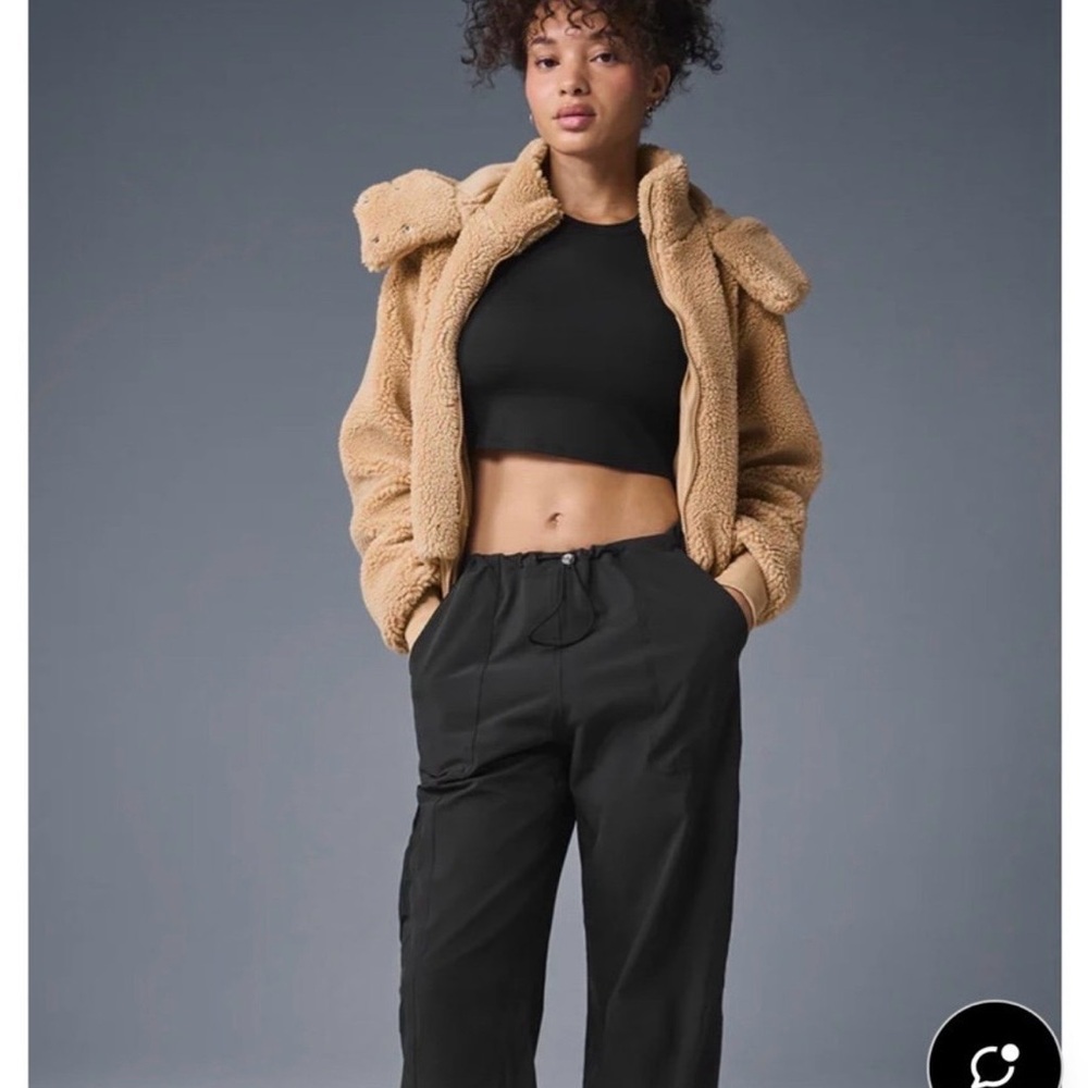 Alo yoga sherpa color camel new with tags